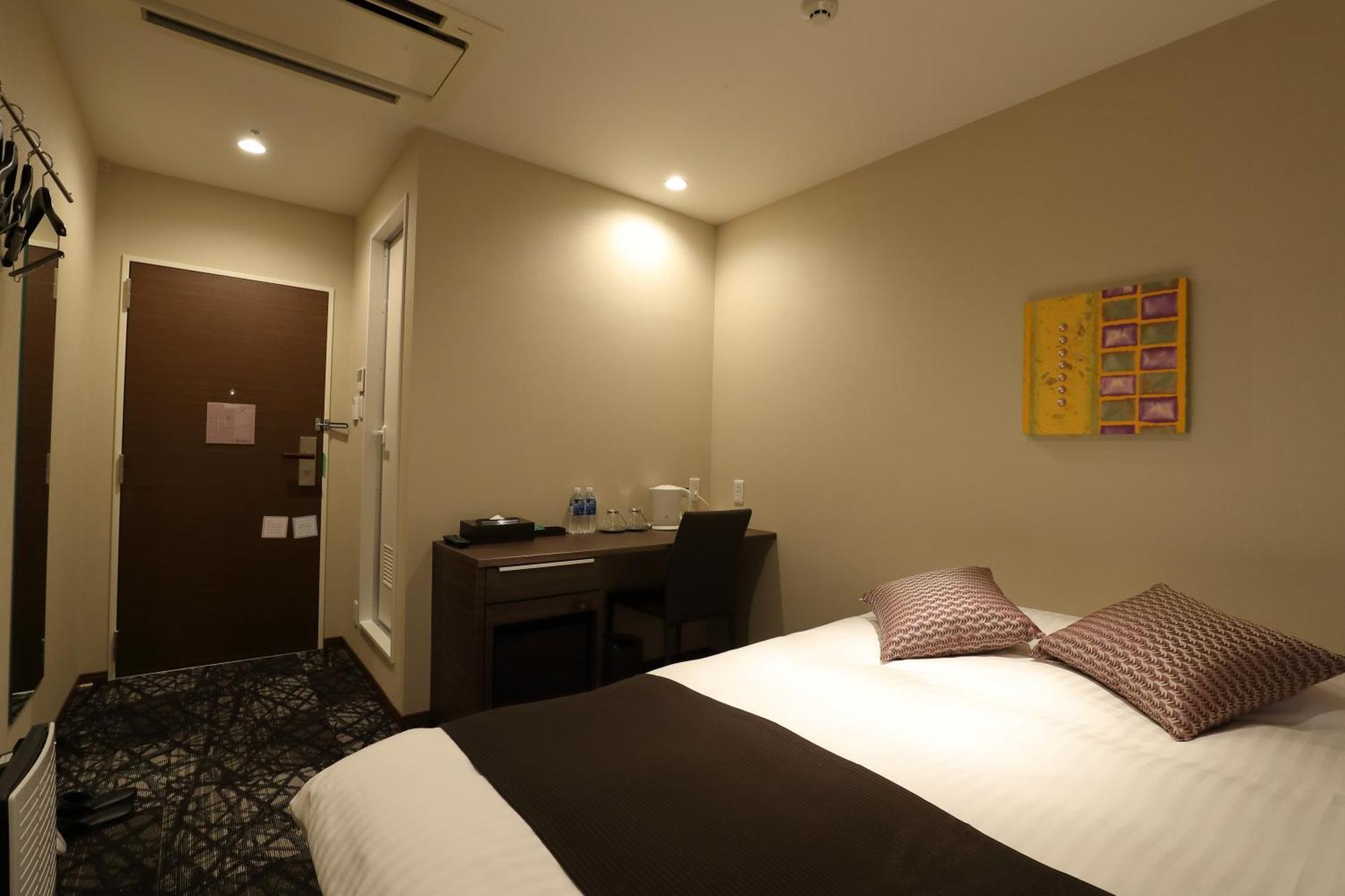 大阪帝国ホテル ホテル 3*